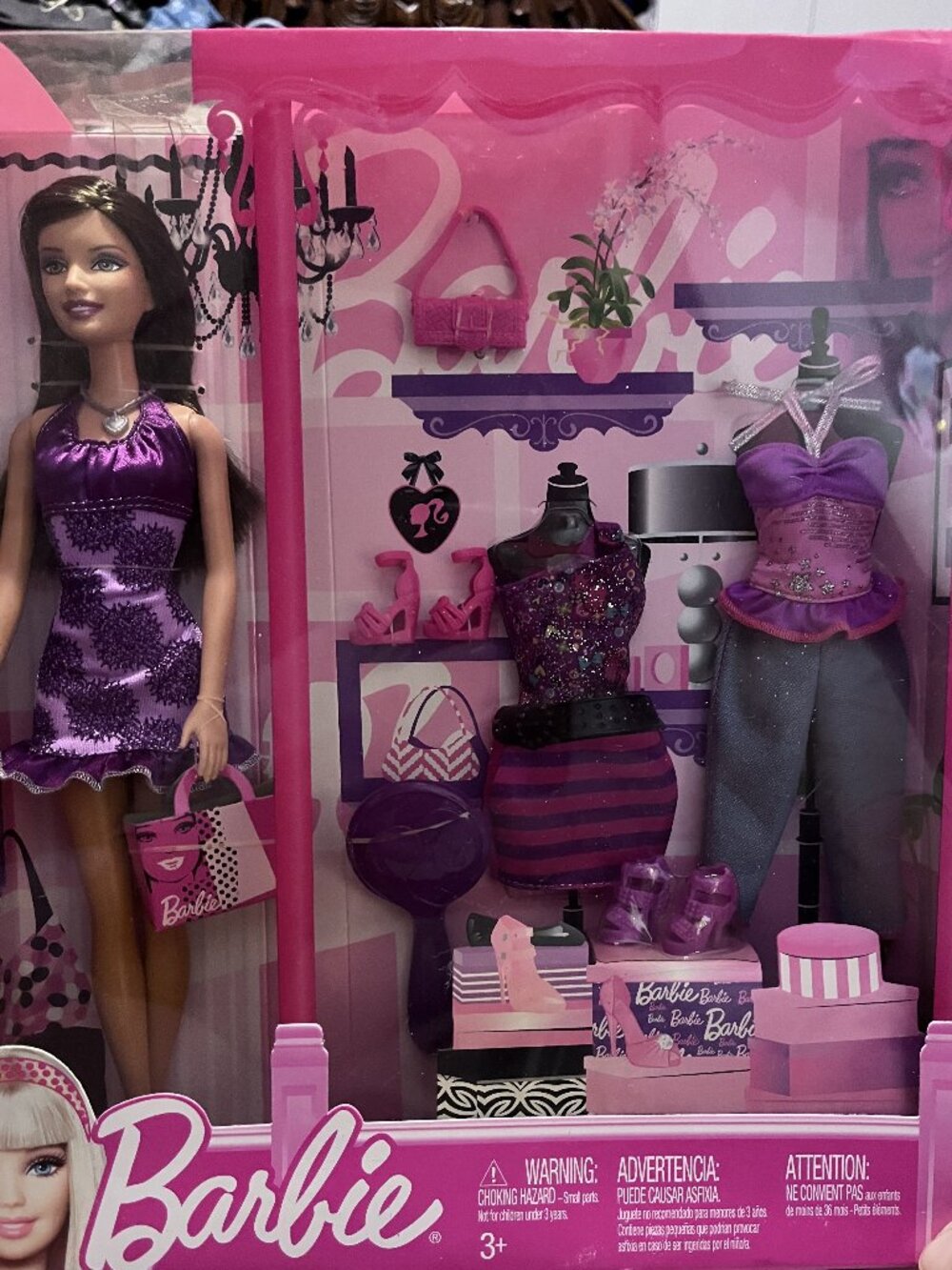 2010 Mattel Barbie With Outfits and Accessories New in Box